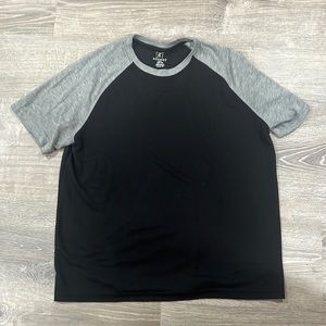 Black and grey tee
